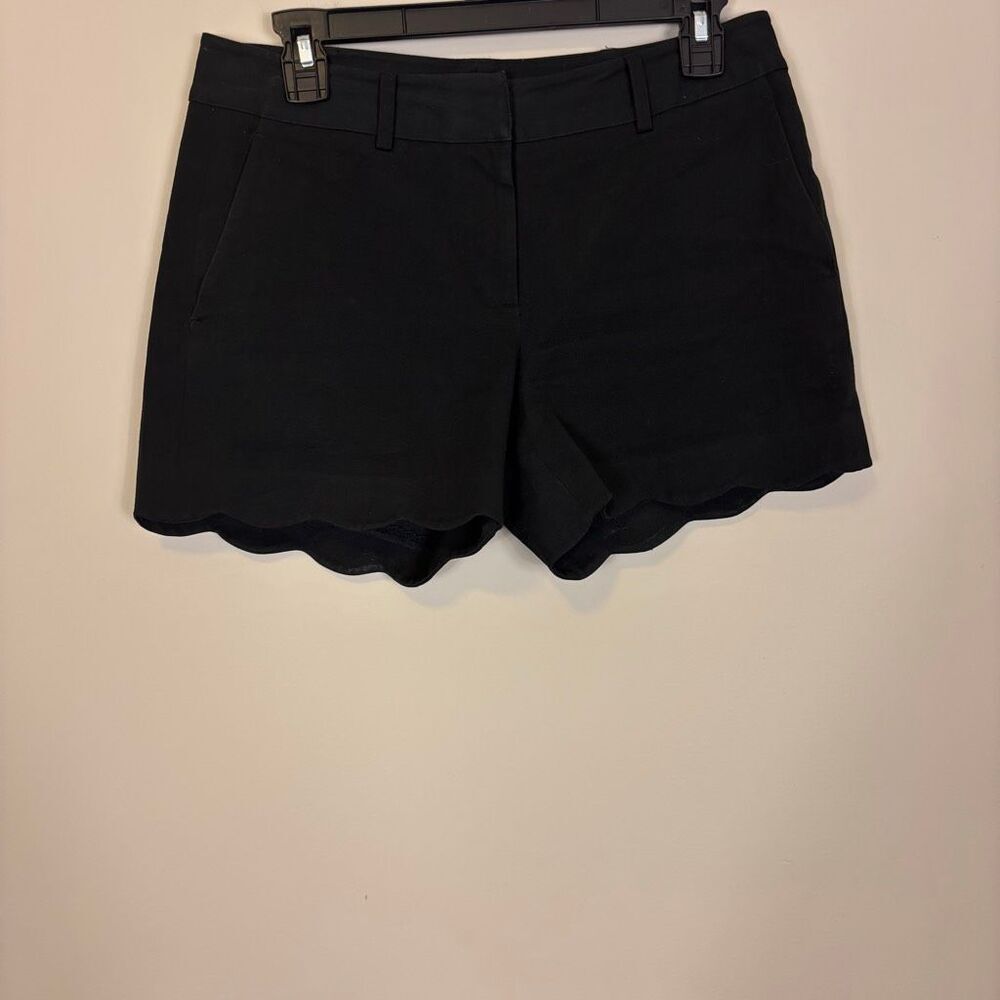 J. McLaughlin Black Scalloped Edge Shorts Size 4